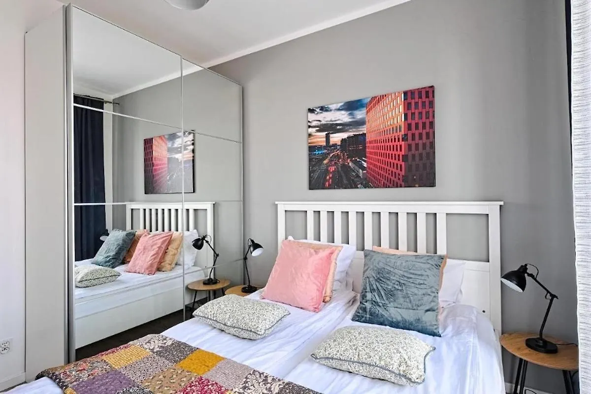Urban Nest & Dluga Grobla Apartment Gdansk